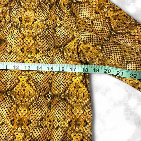 Style & Co Boho Vintage Style Snake Skin Long Sleeve Button Up Top - Picture 4 of 7